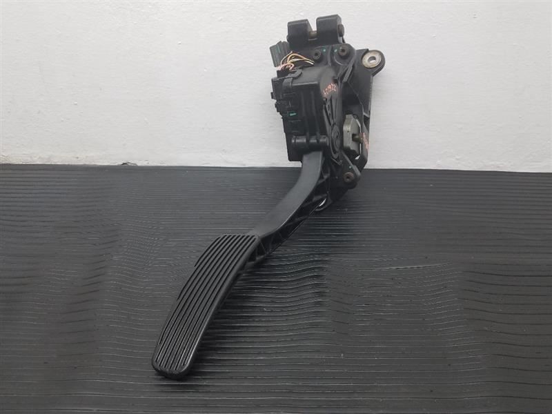 05-06 Chrysler 300 Accelerator Gas Pedal OEM 4861681AA