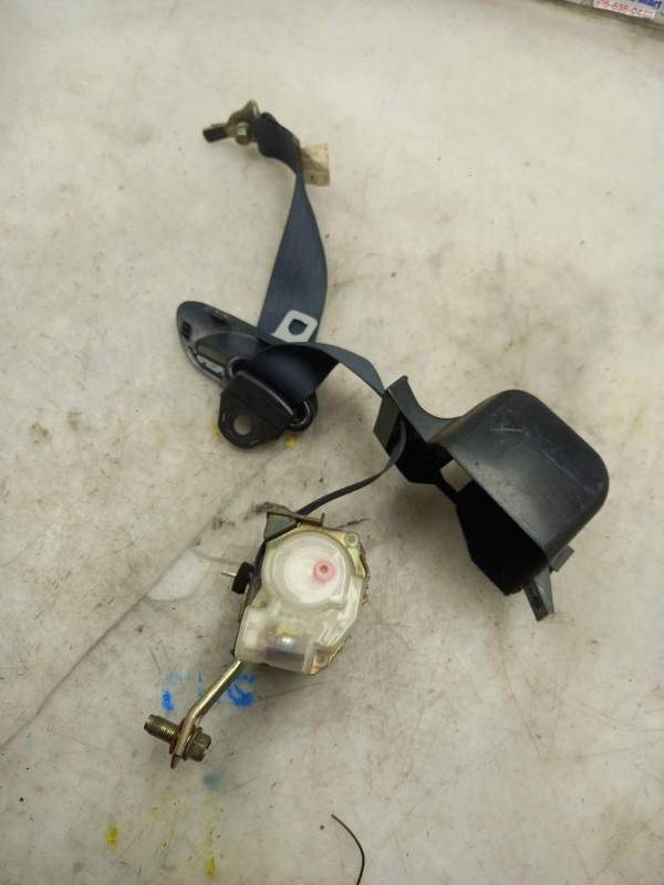 90 LEXUS LS400 REAR PASSENGER RIGHT SEAT BELT