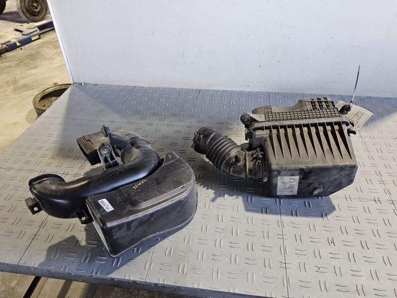 2017-2019 Kia Soul Air Cleaner Intake Box Assembly 2.0L