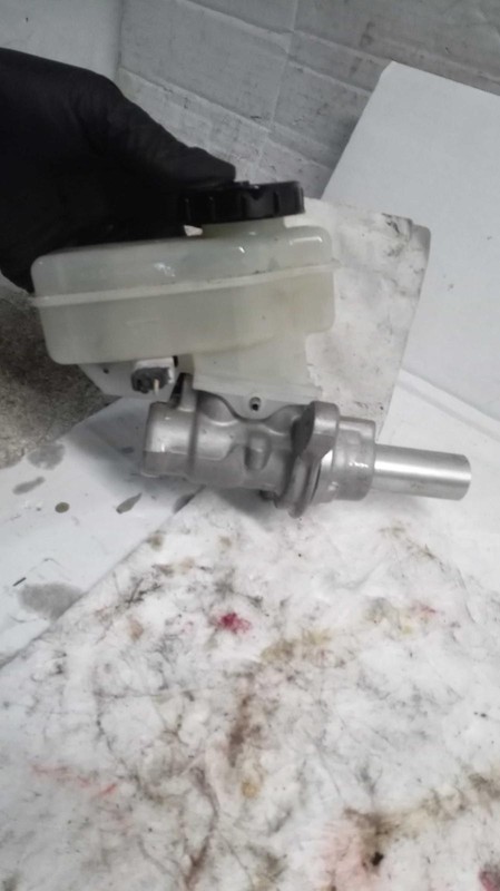 2015 Nissan 370Z Brake Master Cylinder OEM Red D6010JK02A 122K Miles