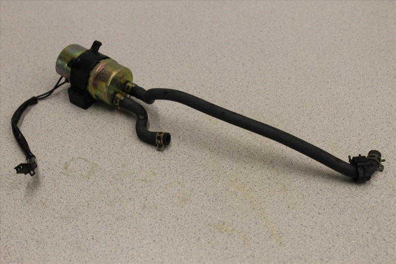 03 YAMAHA XVS 65 V STAR FUEL GAS PUMP WITH HOSES OEM SVS65