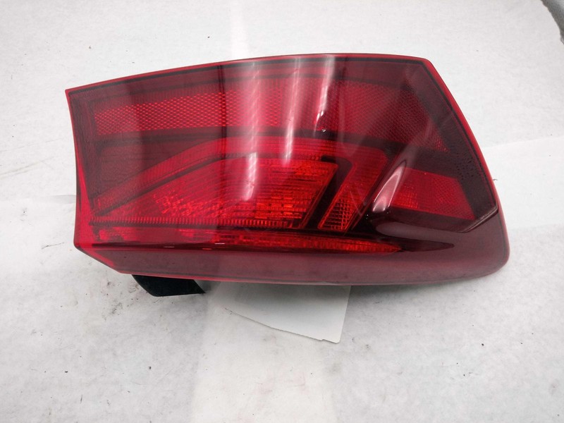 2020 KIA Forte Left Tail Light Assembly Silver 674142 Used 120K Miles