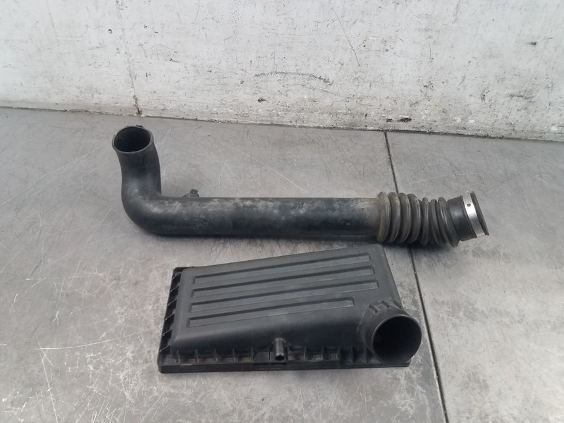 2005 Jeep Wrangler TJ Rubicon 4x4 Air Filter Partial Housing #5144 H4