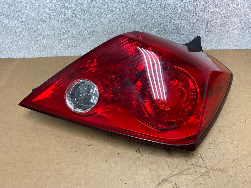 2008 - 2013 Nissan Altima Coupe Right Passenger Side Rh Tail Light OEM AD6377 LK