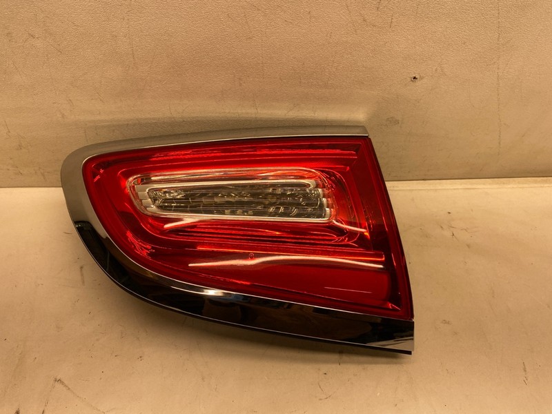 2013-2017 BUICK ENCLAVE LEFT DRIVER SIDE INNER TAIL LIGHT LAMP TAILGATE MOUNTED