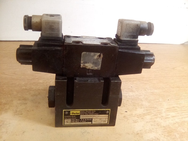 Parker D1VW6CNYPF5 Hydraulic Valve W/D31VW1C1NYWF