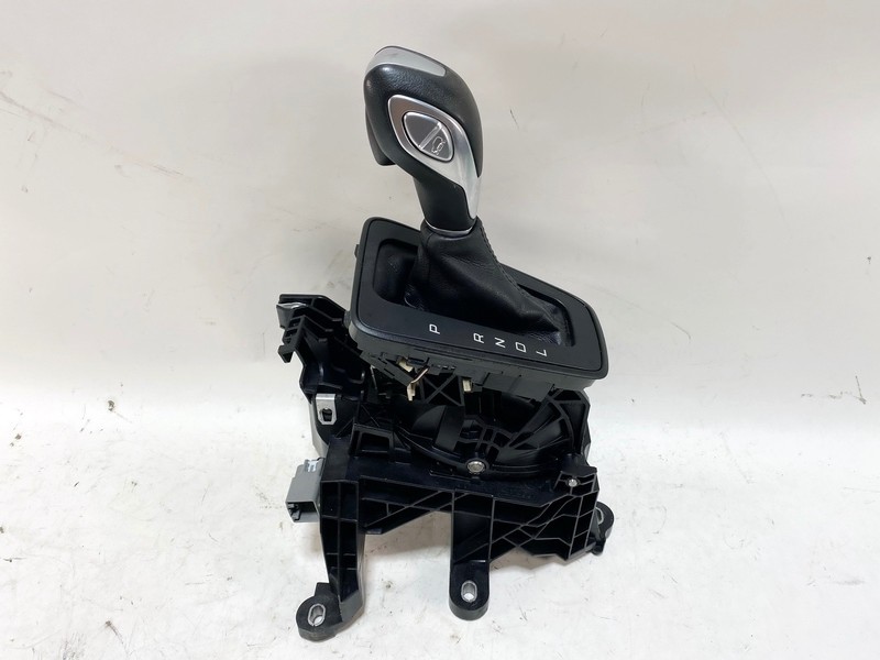 15-18 FORD FOCUS AUTOMATIC TRANSMISSION GEAR SELECTOR SHIFTER W/ LEVER KNOB OEM