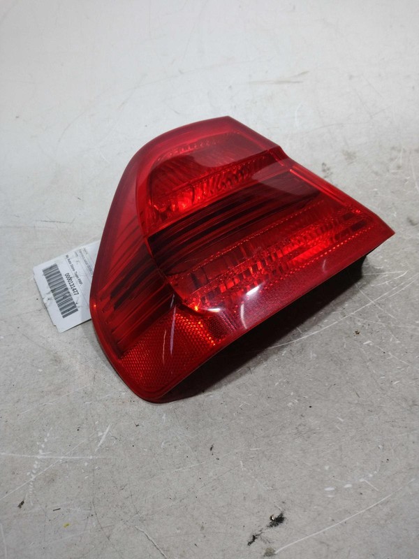 Used Left Tail Light Assembly fits: 2006 Bmw 330I Sdn decklid mounted Left Grade