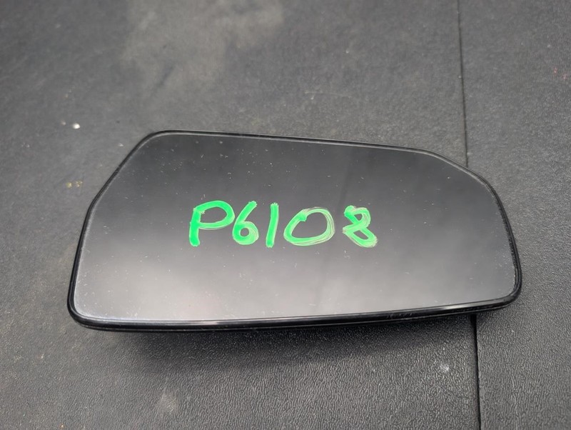 Front Left Door Mirror Glass 2017 Chevrolet Malibu 23372271 2016 2018 - 2025