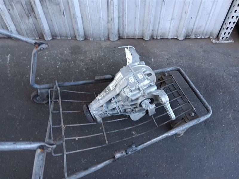 17-18 Porsche Macan 3.0L Rear Differential Carrier Axle Carrier 95B525015J