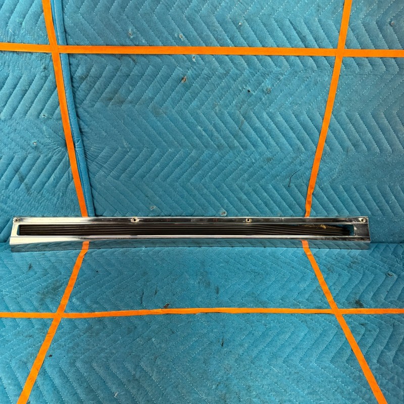 1989–1991 CHRYSLER MASERATI OEM Left Chrome Rocker Panel Trim Molding