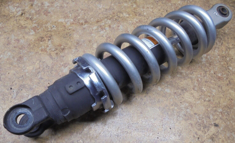 2016 Yamaha XSR900 XSR 900 Rear Back Shock Suspension Spring Strut Uni Center 16