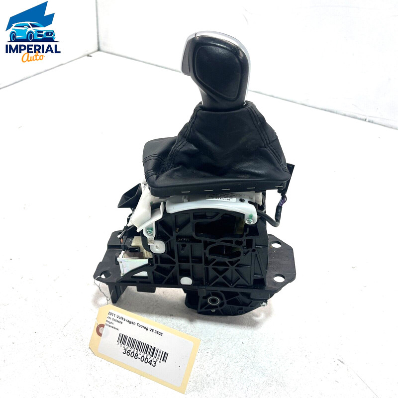 2011-2012 VOLKSWAGEN TOUAREG AUTOMATIC GEAR SHIFTER SELECTOR LEVER & KNOB OEM