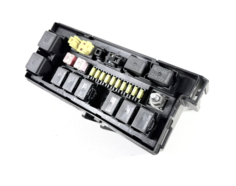 2009 Jeep Grand Cherokee Fuse Box Relay Panel Module 04692215AA OEM
