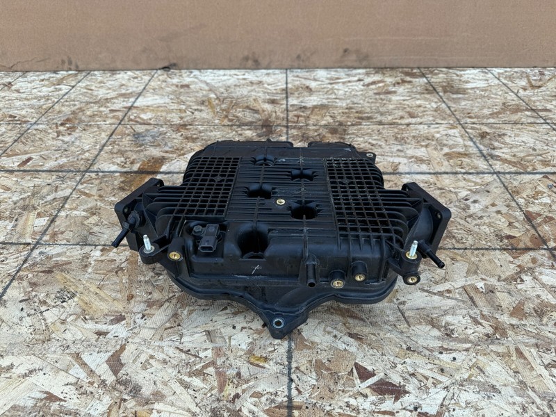 NISSAN 370Z 2009-2021 OEM UPPER ENGINE MOTOR INTAKE MANIFOLD COLLECTOR 3.7L ASSY