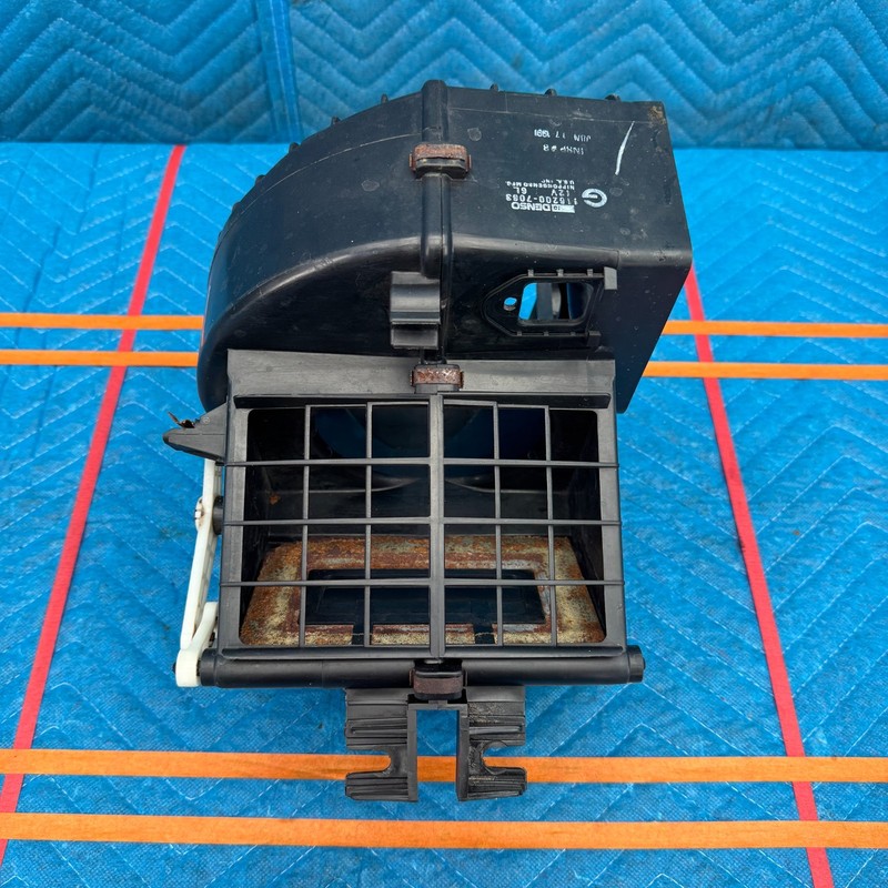 1989–1995 Geo Tracker Heater Blower Motor Housing OEM 1162007063