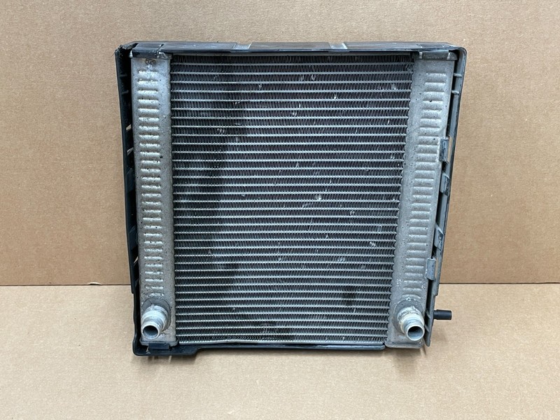 17 18 19 BMW G30 540i Secondary Auxiliary Coolant Radiator 3.0L 1649 OEM