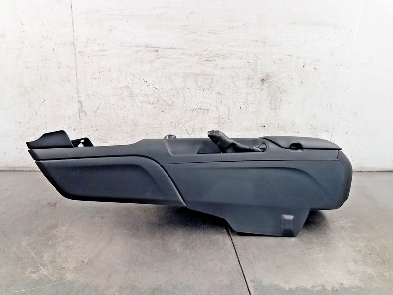 2018 Ford Mustang Shelby GT350R Center Console / Red Shifter Knob #0117 A6