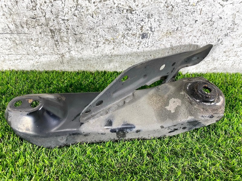 13-24 NISSAN PATHFINDER REAR LEFT DRIVER SIDE DIFFERENTIAL SUPPORT MOUNT OEM