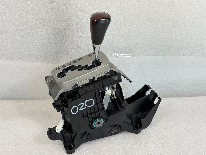 2004 - 2006 Lexus ES330 Automatic Shifter Assembly (OEM)