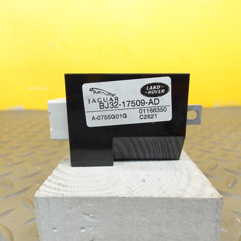 2020-2021 RANGE ROVER EVOQUE WINDSHIELD WIPER CONTROL MODULE OEM BJ3217509AD
