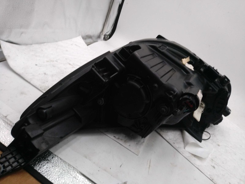 2020 KIA RIO Right Headlight Assembly Silver OEM 650612 99K Mileage
