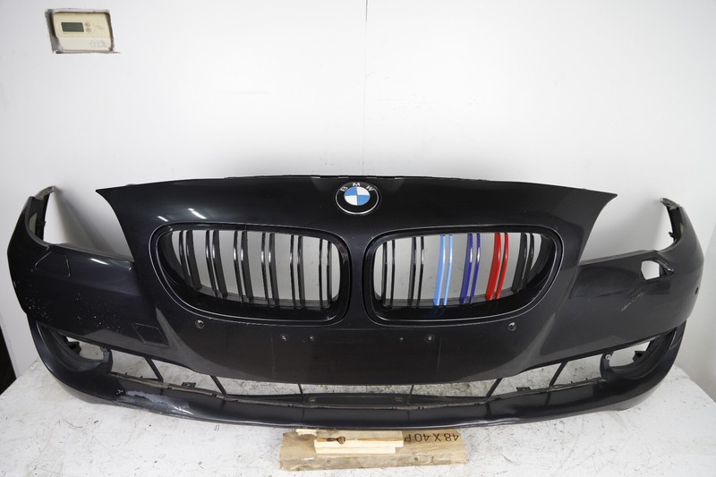 11-13 BMW F10 5 SERIES FRONT BUMPER COVER W/ GRILLES PDC GRAY B90