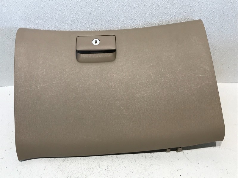 07-08 Hyundai Entourage Glove Box Storage Compartment Assembly Beige
