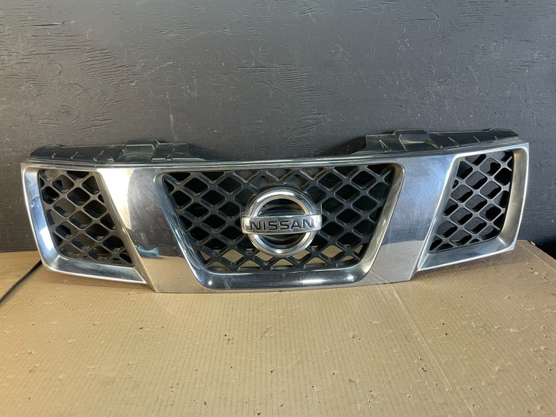 2005 2006 2007 Nissan Pathfinder Chrome Front Upper Grill Grille Oem AE3729 DG