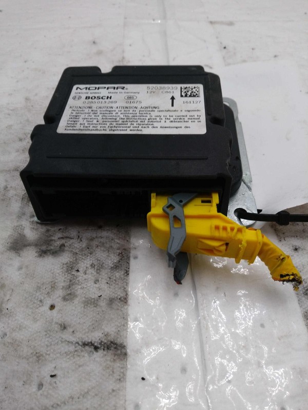 Used Air Bag Module fits: 2017 Jeep Renegade Air Bag ID 52038939 Grade A