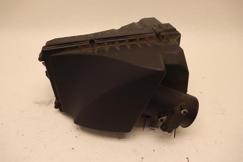 2010-2013 JAGUAR XJ 5.0L LEFT ENGINE AIR CLEANER FILTER BOX HOUSING OEM