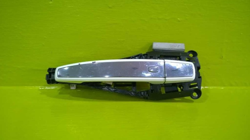 13 14 15 LACROSSE DRIVER LEFT REAR EXTERIOR DOOR HANDLE BRACKET OEM 3005-50