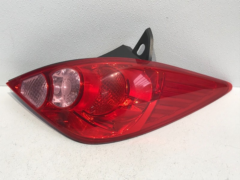 07-12 Nissan Versa Right RH Passenger Side Tail Light OEM
