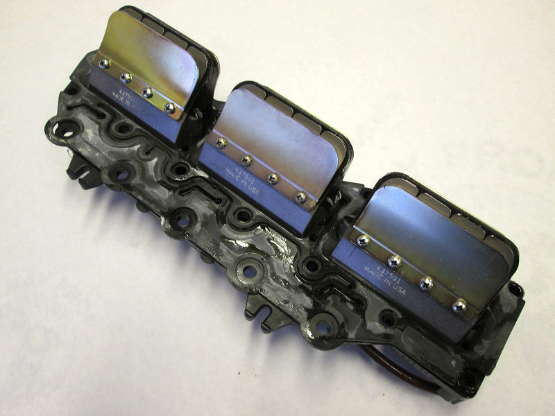 0439741 0344341 Evinrude Johnson Port Intake Manifold & Reed Plates