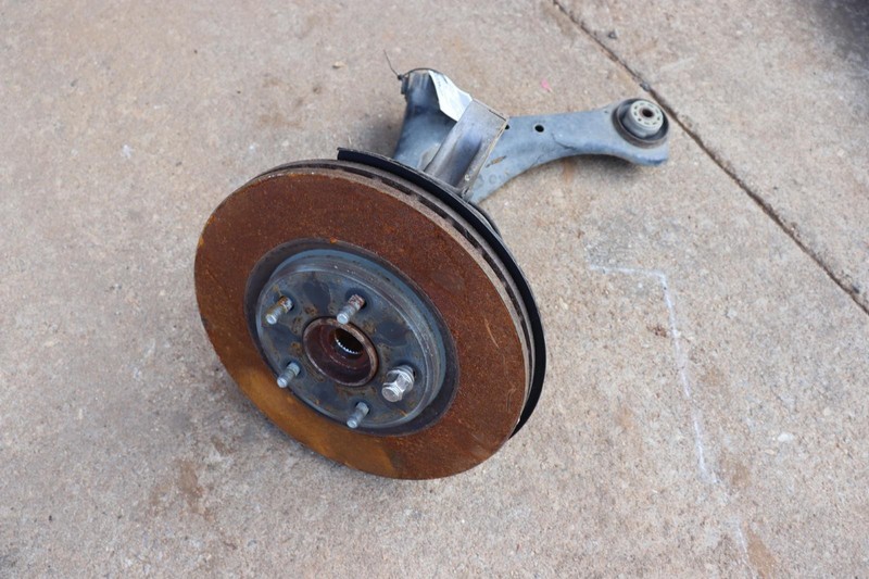 2018-2020 DODGE GRAND CARAVAN FRONT LEFT SPINDLE KNUCKLE HUB CONTROL ARM OEM