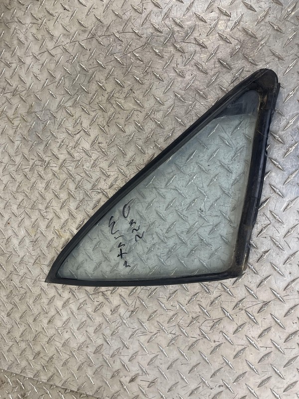 90-05 Mazda Miata OEM Right Passenger RH Vent Window Quarter Glass With Gasket .