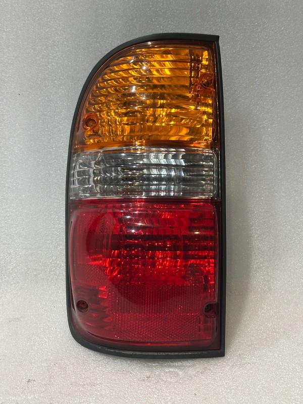 01 2001 TOYOTA TACOMA TRD OFFROAD QUARTER MOUNTED TAIL LAMP LEFT DRIVER