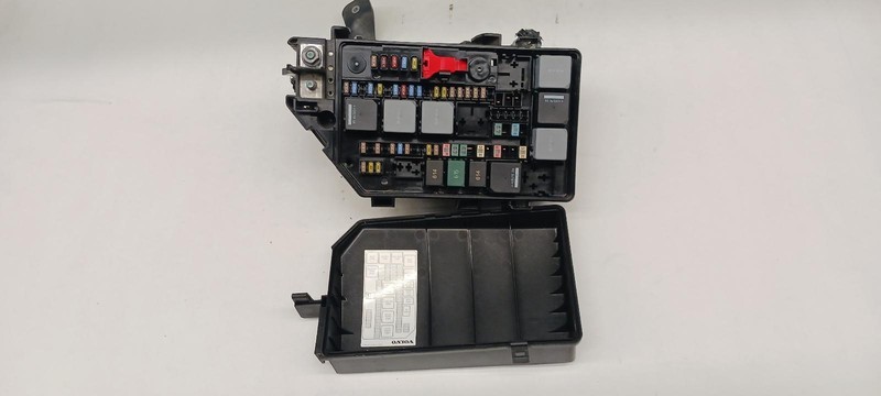 19-'22 VOLVO XC40 Engine Fuse Box OEM 1 Year Warranty!