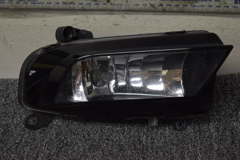 2013-2015 AUDI A4 RIGHT SIDE FOG LIGHT FACTORY OEM