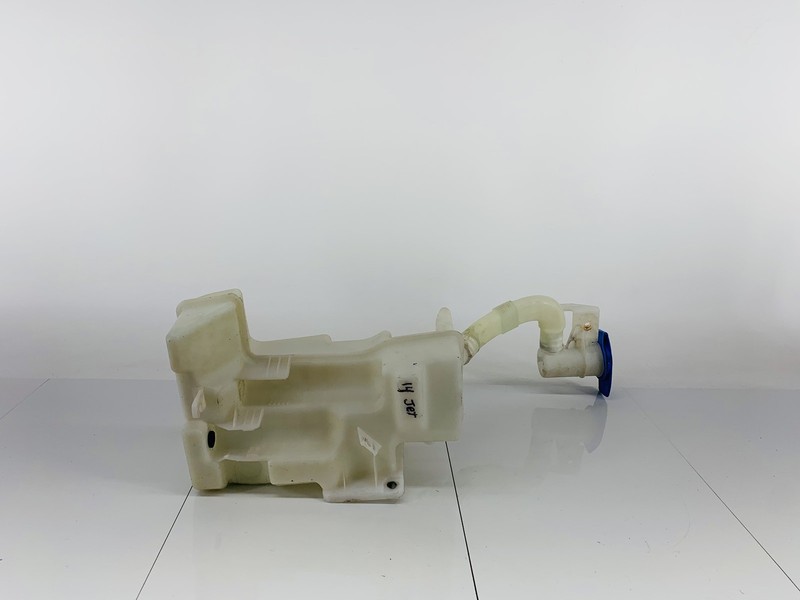 11-18 VOLKSWAGEN JETTA WINDSHIELD WIPER WASHER TANK RESERVOIR & FILLER NECK OEM