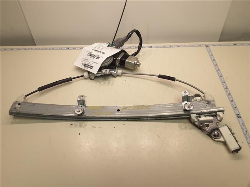 02 03 NISSAN MAXIMA R. FRT WINDOW REGULATOR 153069