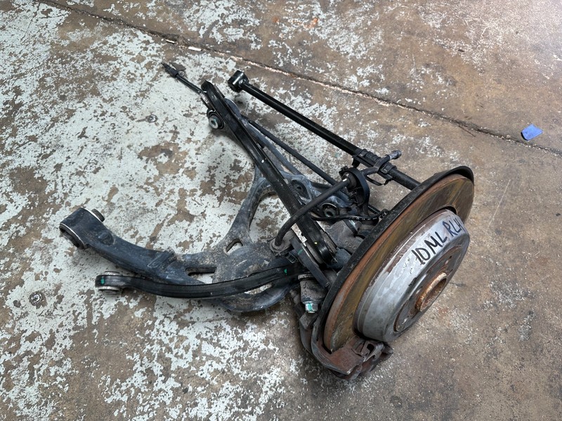 06-11 Mercedes ML350 W164 REAR LEFT DRIVER SPINDLE KNUCKLE HUB ASSEMBLY OEM