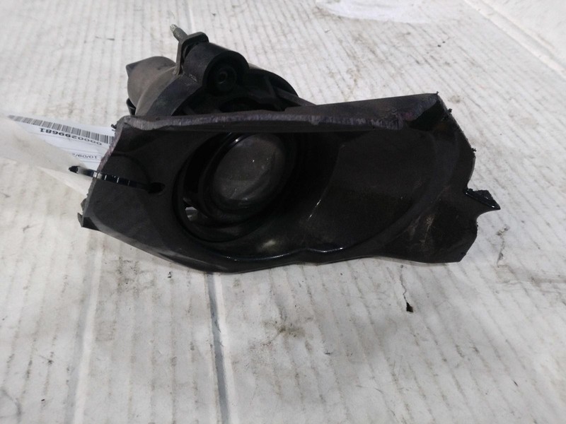 2018 GMC Acadia Right Fog Light Assembly Grey 690516 Used 103K Miles
