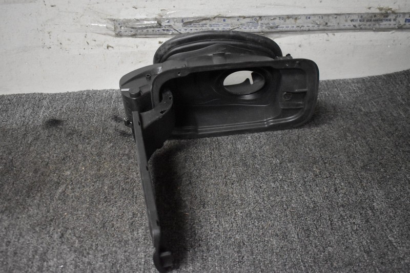 2020 BMW 430I FUEL DOOR CAP FACTORY OEM