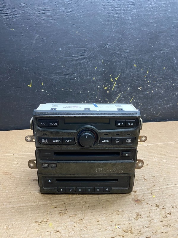 2005Honda Pilot AM FM CD Audio Radio Player Climate Control W3136 DG