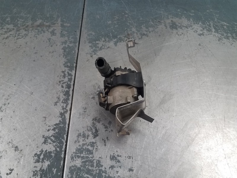 2016 BMW M5 F10 Auxiliary Water / Coolant Pump #5706 B6