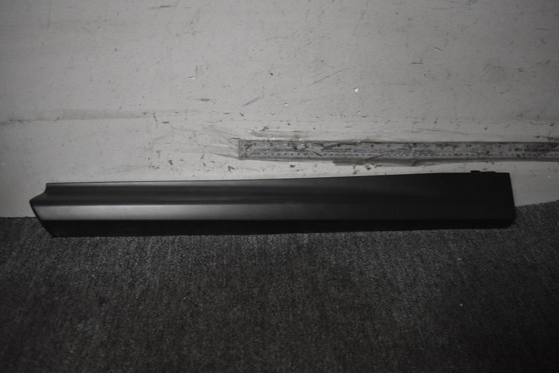 2019 INFINITI QX50 LUXE REAR DOOR MOLDING FACTORY OEM