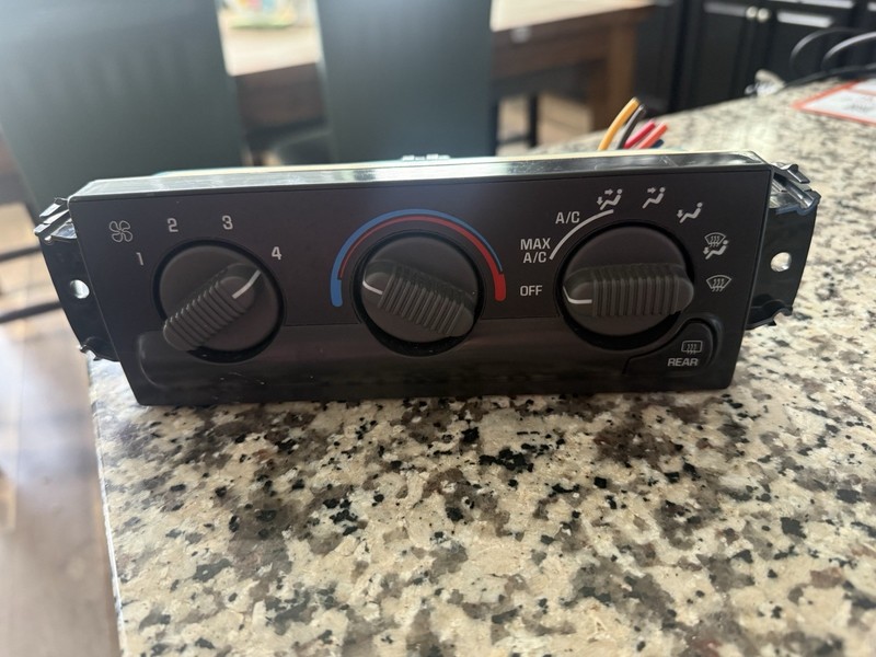 99-05 Chevrolet Blazer Climate Control Module AC Heater OEM 00 01 02 03 04 05