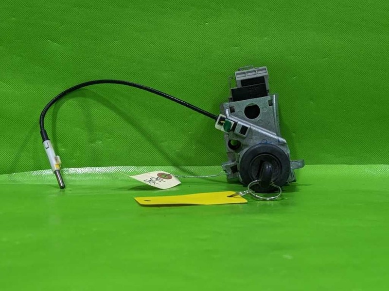 03 04 05 SILVERADO 1500HD IGNITION SWITCH CYLINDER HOUSING W/KEY OEM 4548-4