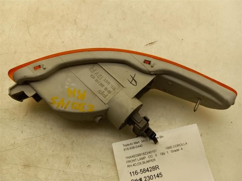 93-97 TOYOTA COROLLA PASSENGER SIDE FRONT TURN SIGNAL LIGHT ASSEMBLY